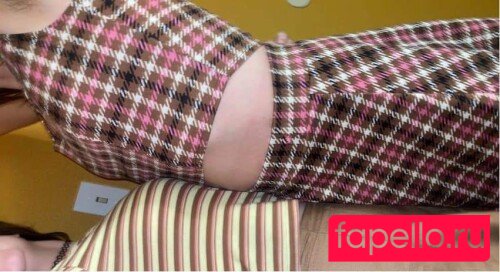 Lilac Lullaby Nude Onlyfans Photo 22