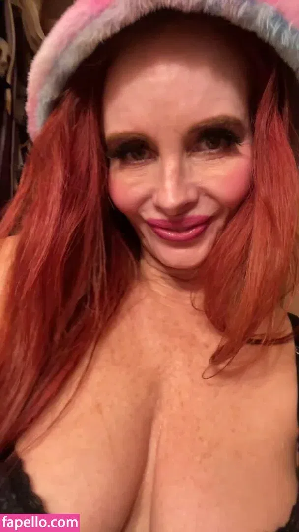 Phoebe Price Onlyfans Photo Gallery 