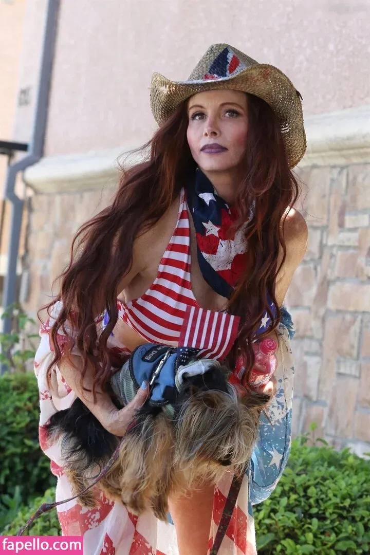 Phoebe Price Onlyfans Photo Gallery 