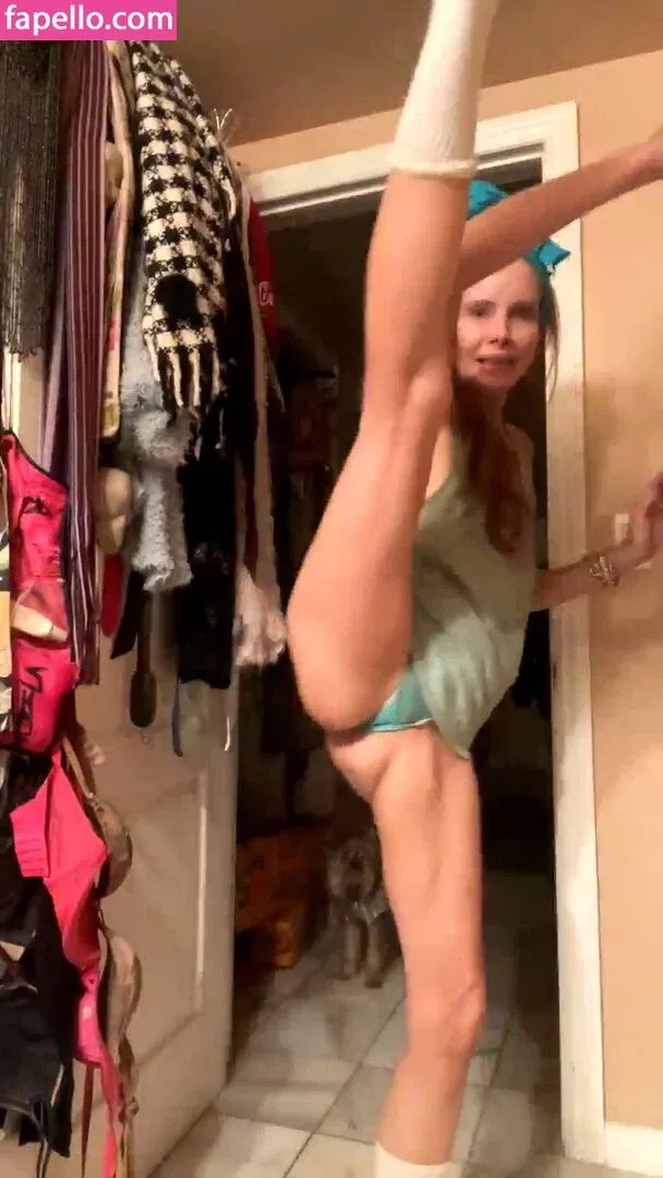 Phoebe Price Onlyfans Photo Gallery 