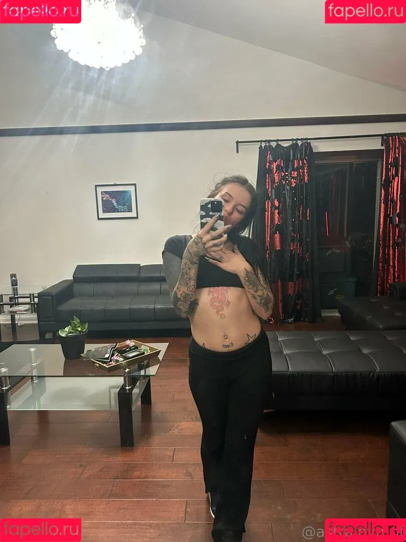 lolaslands Onlyfans Photo Gallery 