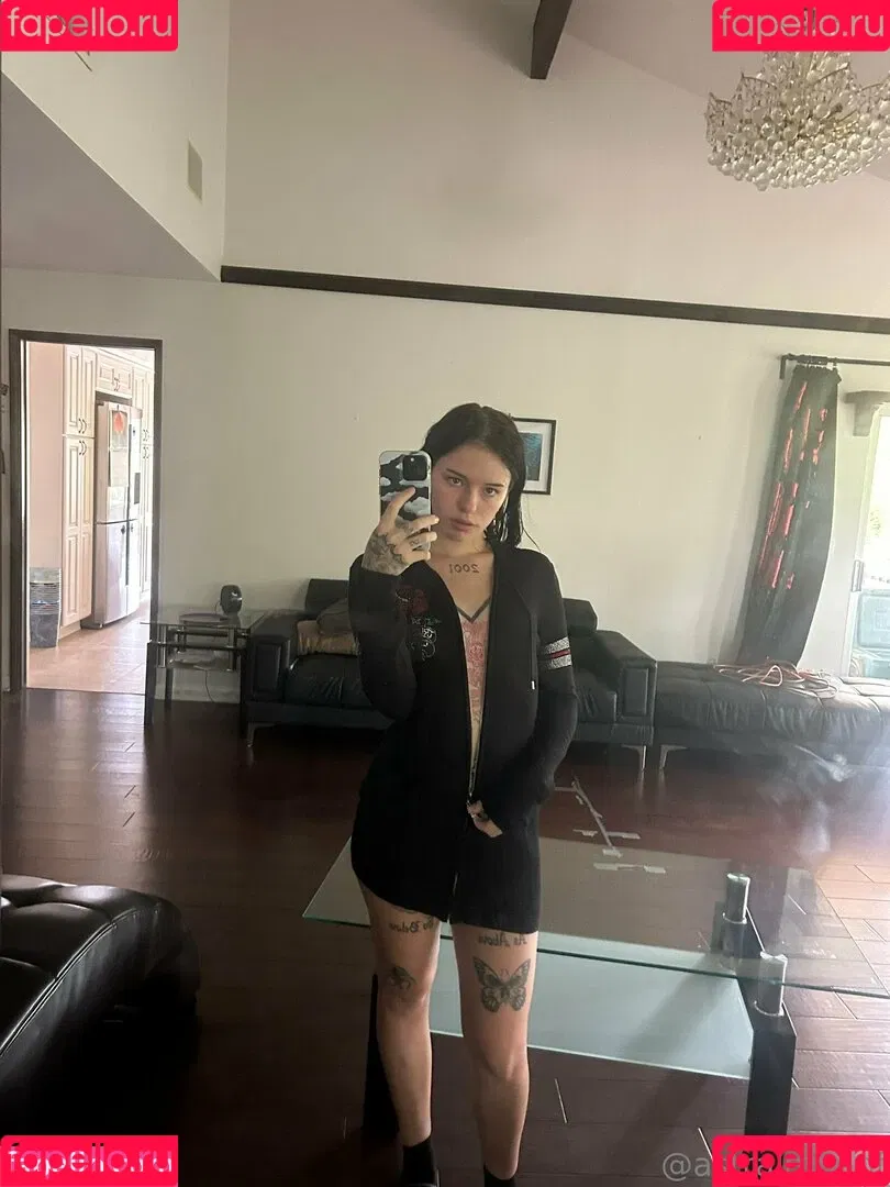 lolaslands Onlyfans Photo Gallery 