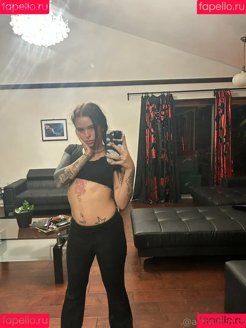 lolaslands Onlyfans Photo Gallery 
