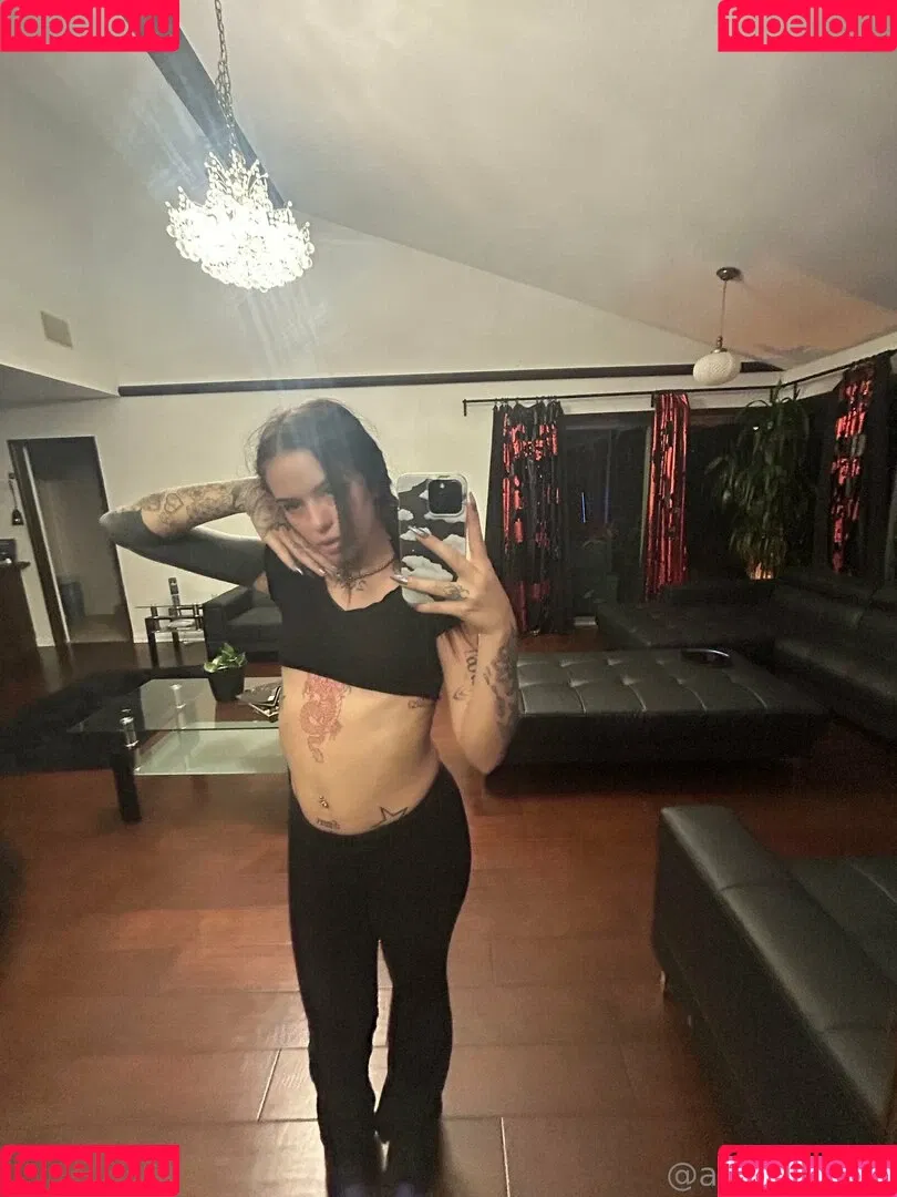 lolaslands Onlyfans Photo Gallery 