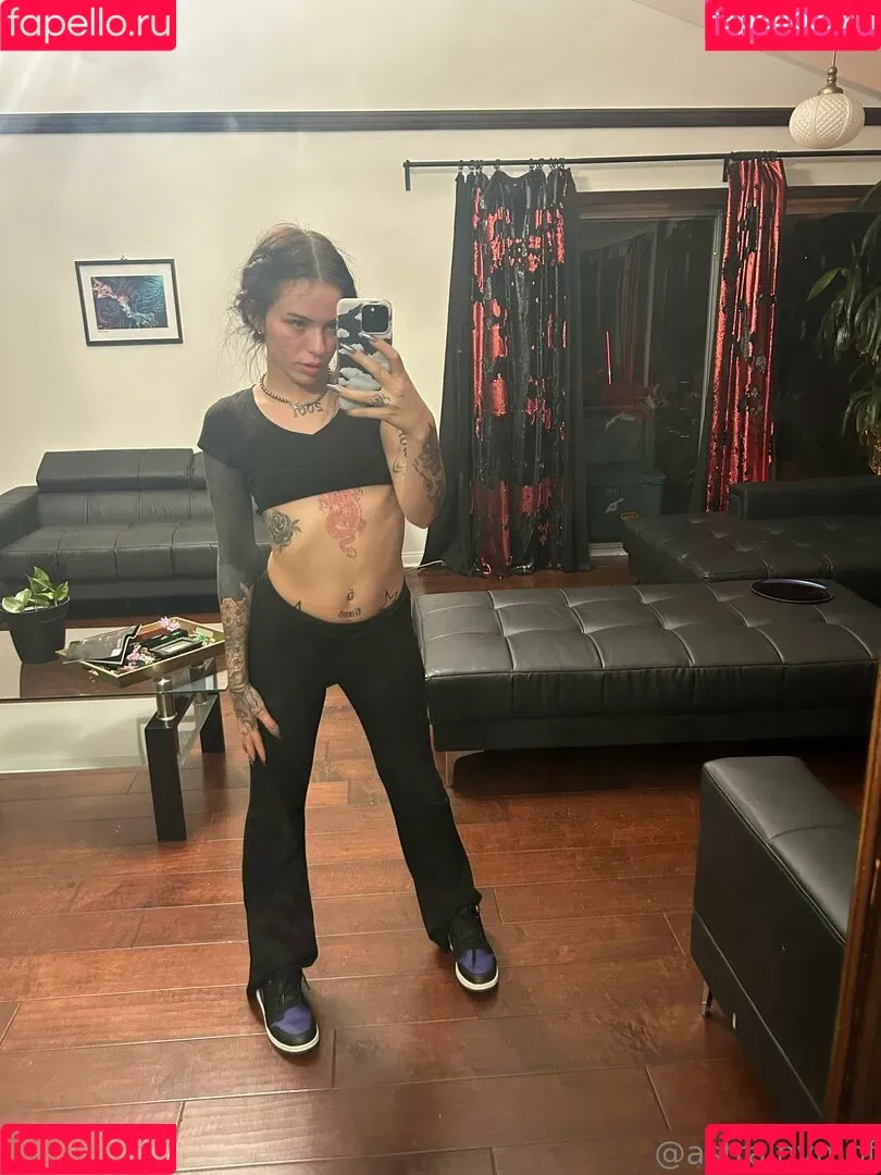 lolaslands Onlyfans Photo Gallery 