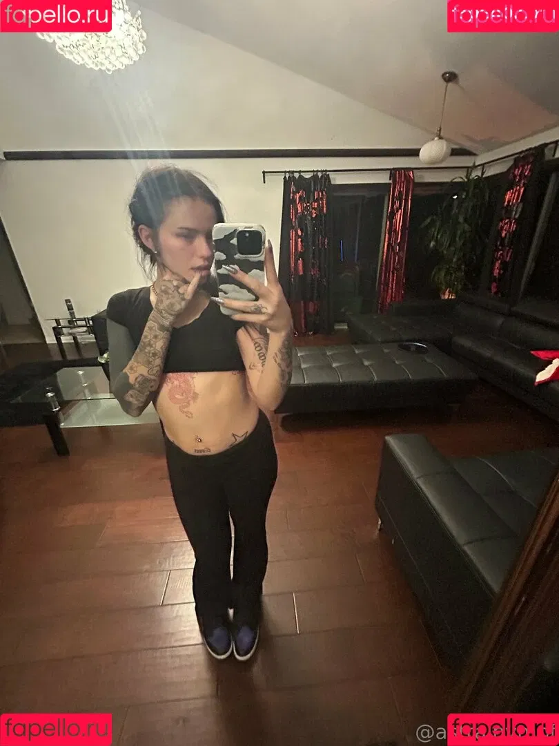 lolaslands Onlyfans Photo Gallery 
