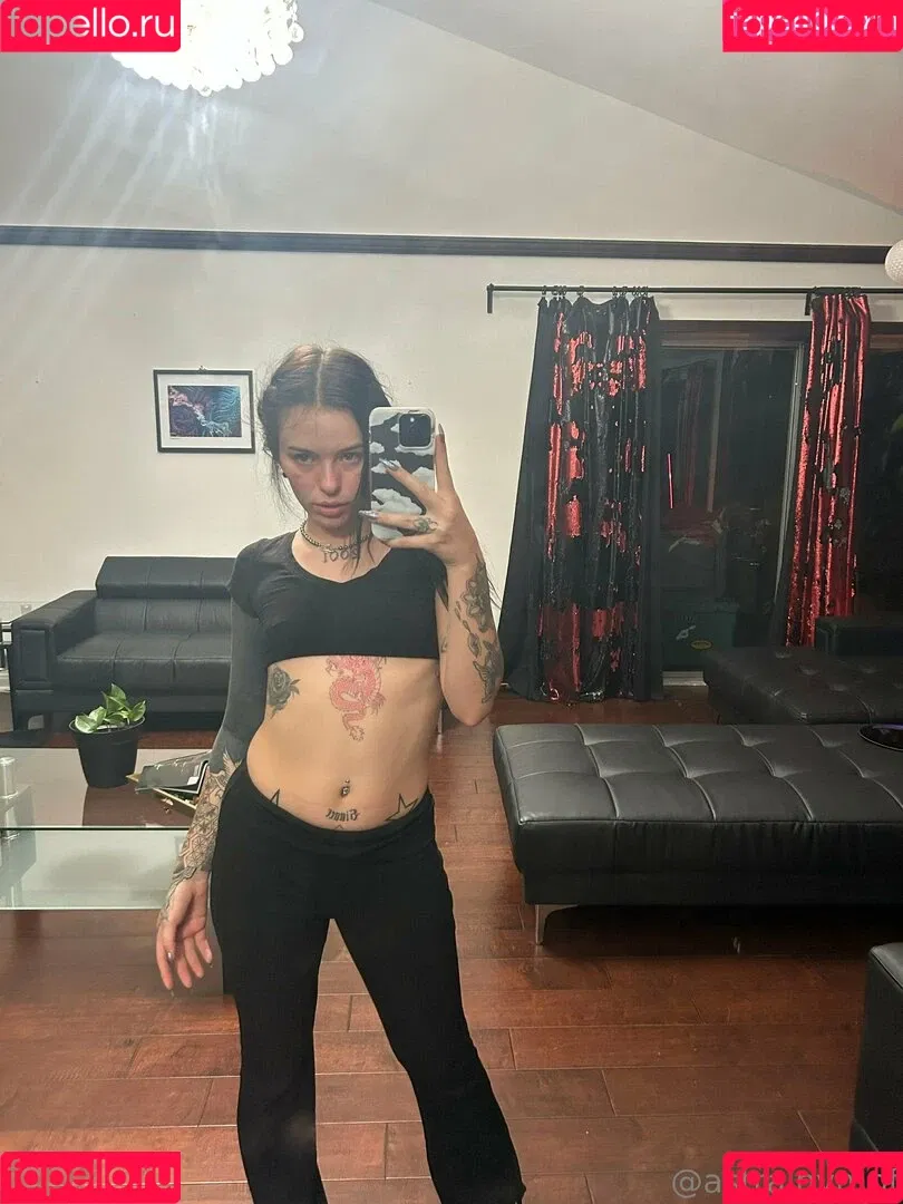 lolaslands Onlyfans Photo Gallery 