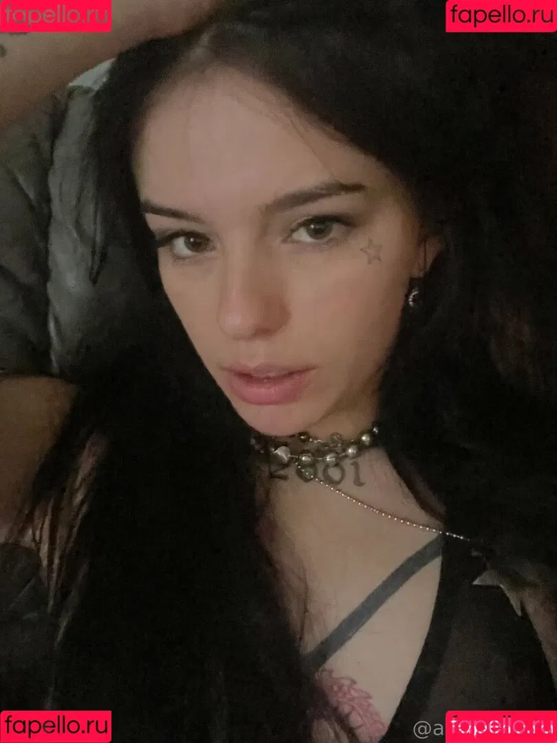 lolaslands Onlyfans Photo Gallery 