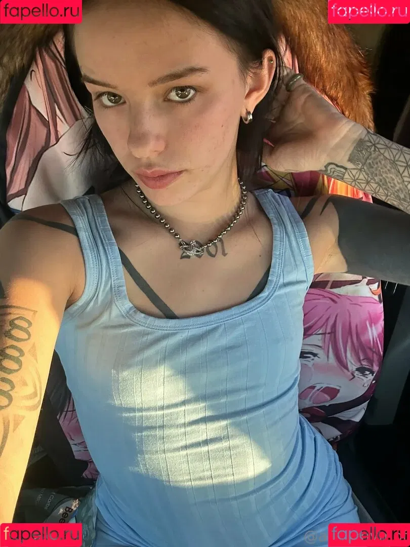 lolaslands Onlyfans Photo Gallery 