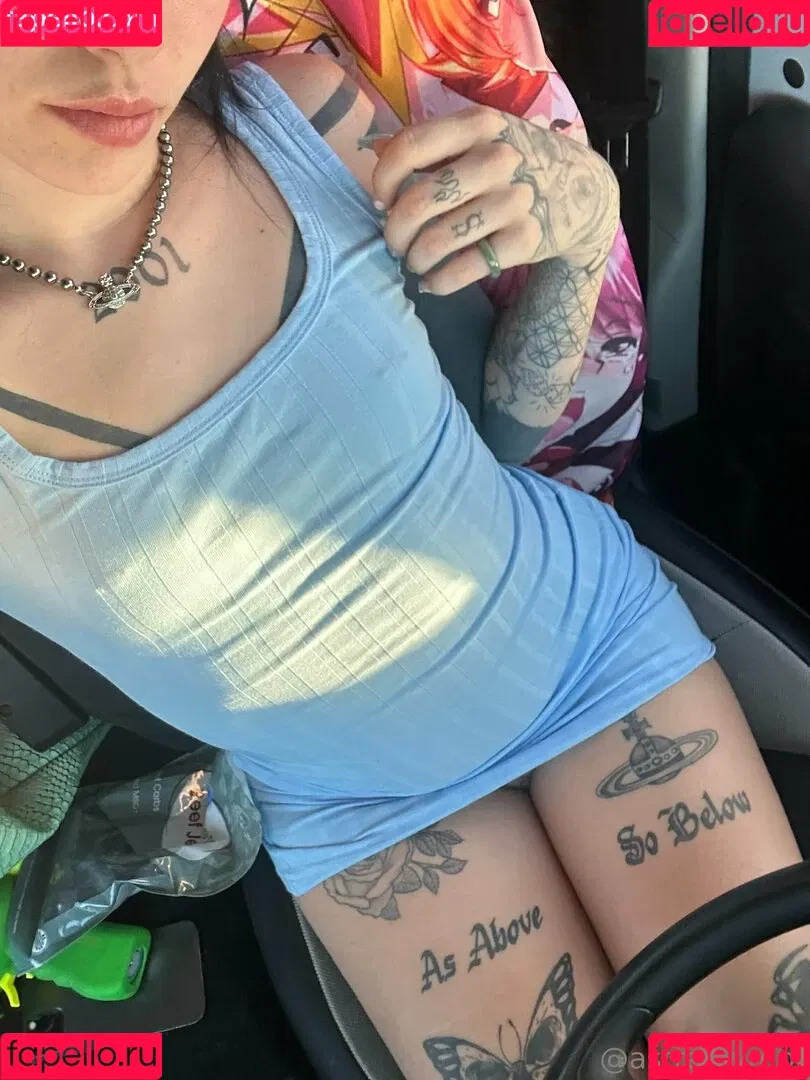 lolaslands Onlyfans Photo Gallery 
