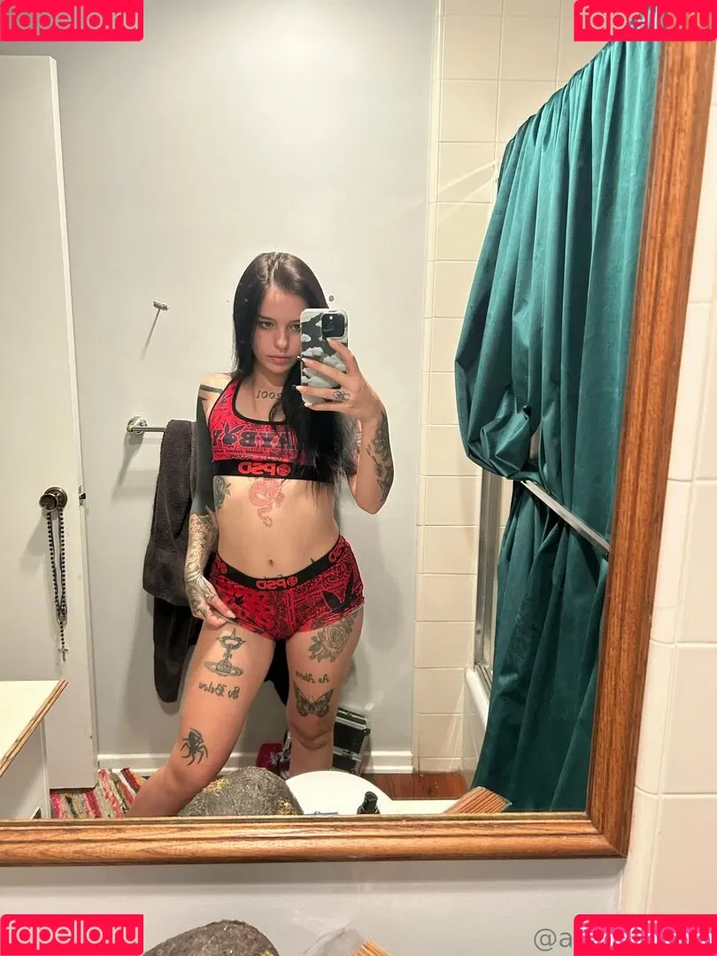 lolaslands Onlyfans Photo Gallery 