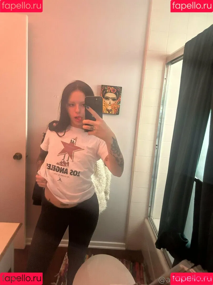 lolaslands Onlyfans Photo Gallery 