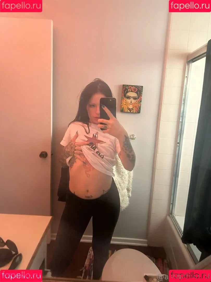 lolaslands Onlyfans Photo Gallery 