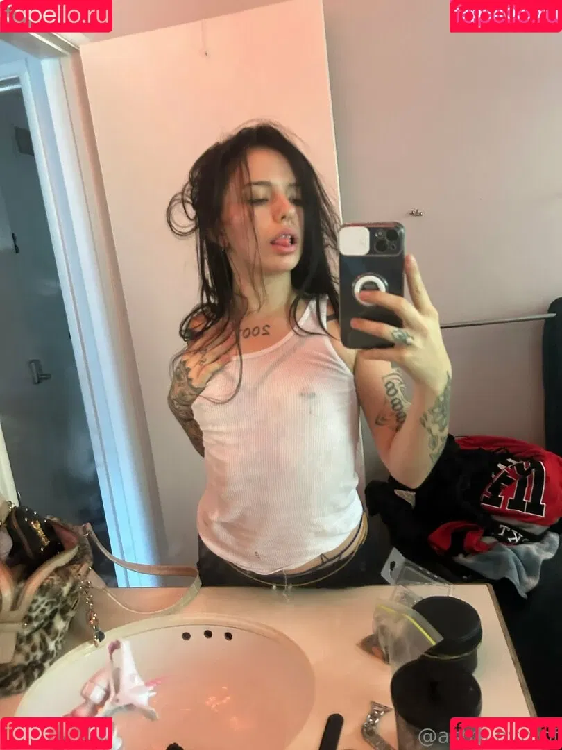 lolaslands Onlyfans Photo Gallery 