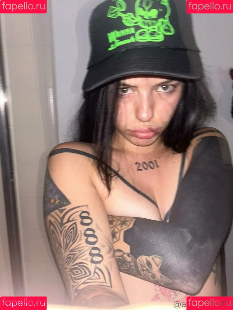 lolaslands Onlyfans Photo Gallery 