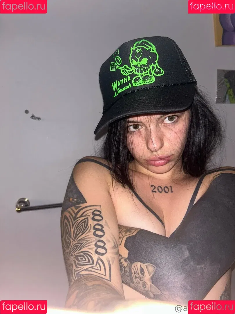 lolaslands Onlyfans Photo Gallery 