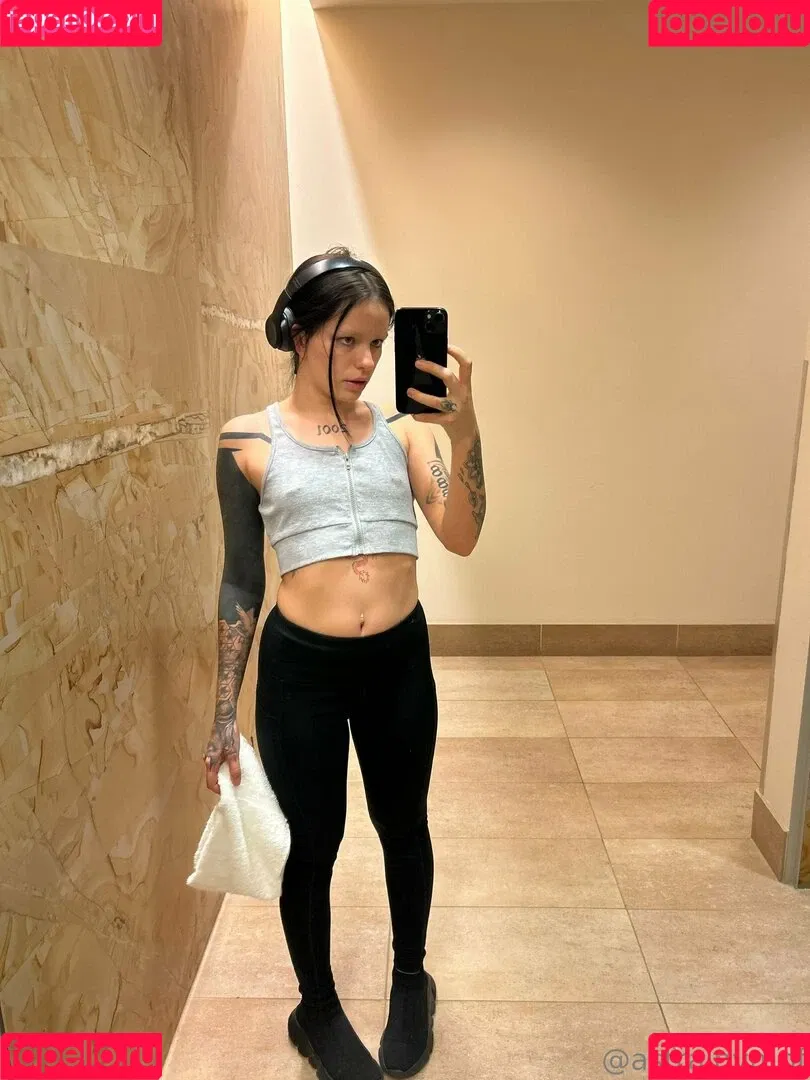 lolaslands Onlyfans Photo Gallery 