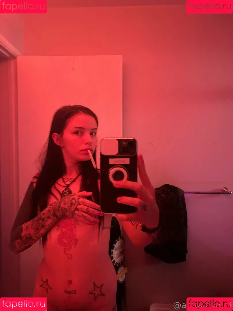 lolaslands Onlyfans Photo Gallery 