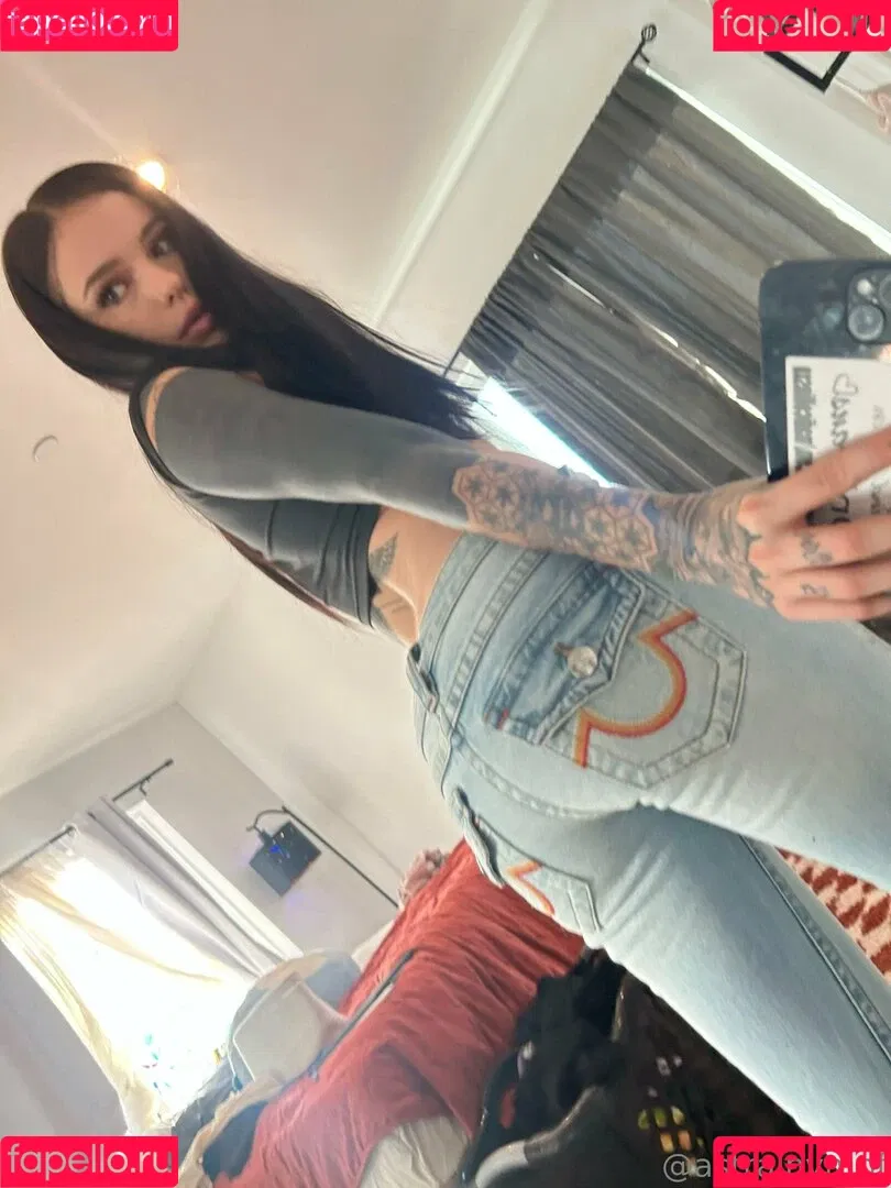lolaslands Onlyfans Photo Gallery 