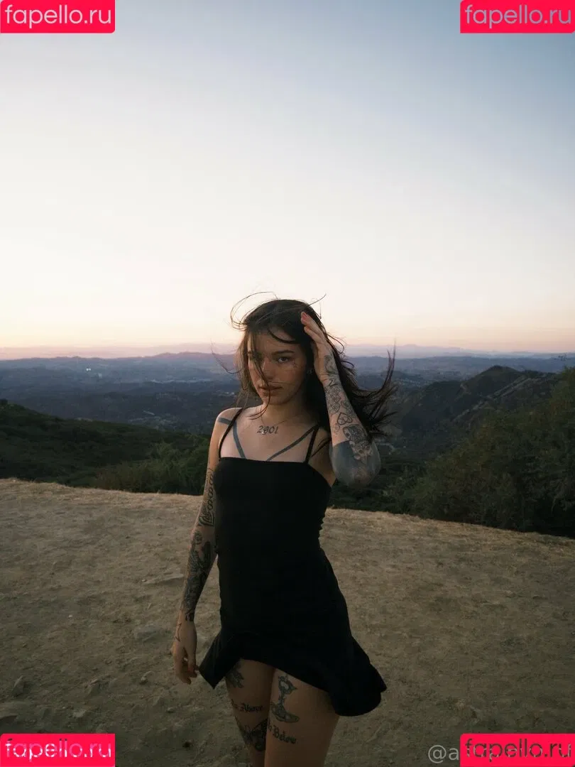 lolaslands Onlyfans Photo Gallery 