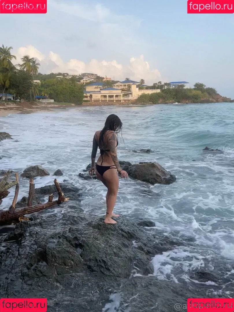 lolaslands Onlyfans Photo Gallery 