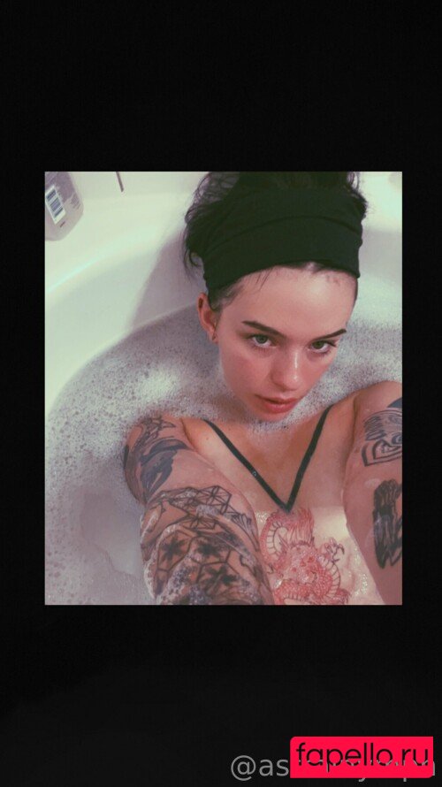 lolaslands Nude Onlyfans Photo 47