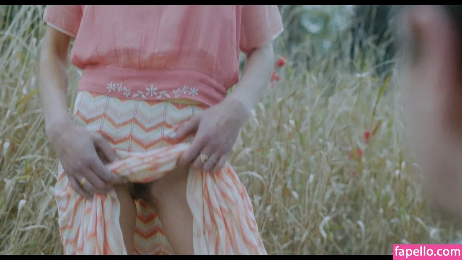 Emma Corrin Onlyfans Photo Gallery 