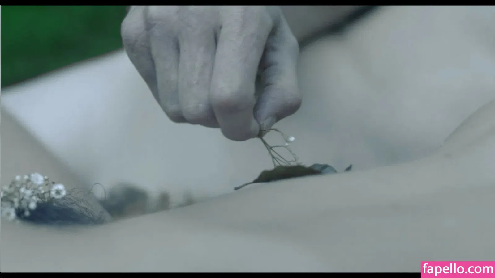 Emma Corrin Onlyfans Photo Gallery 