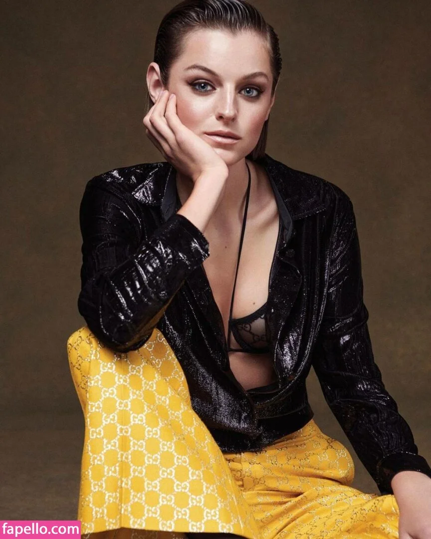 Emma Corrin Onlyfans Photo Gallery 