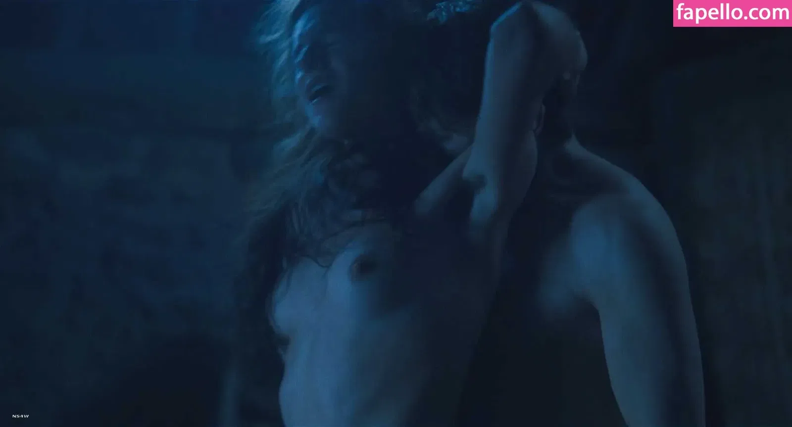 Emma Corrin Onlyfans Photo Gallery 