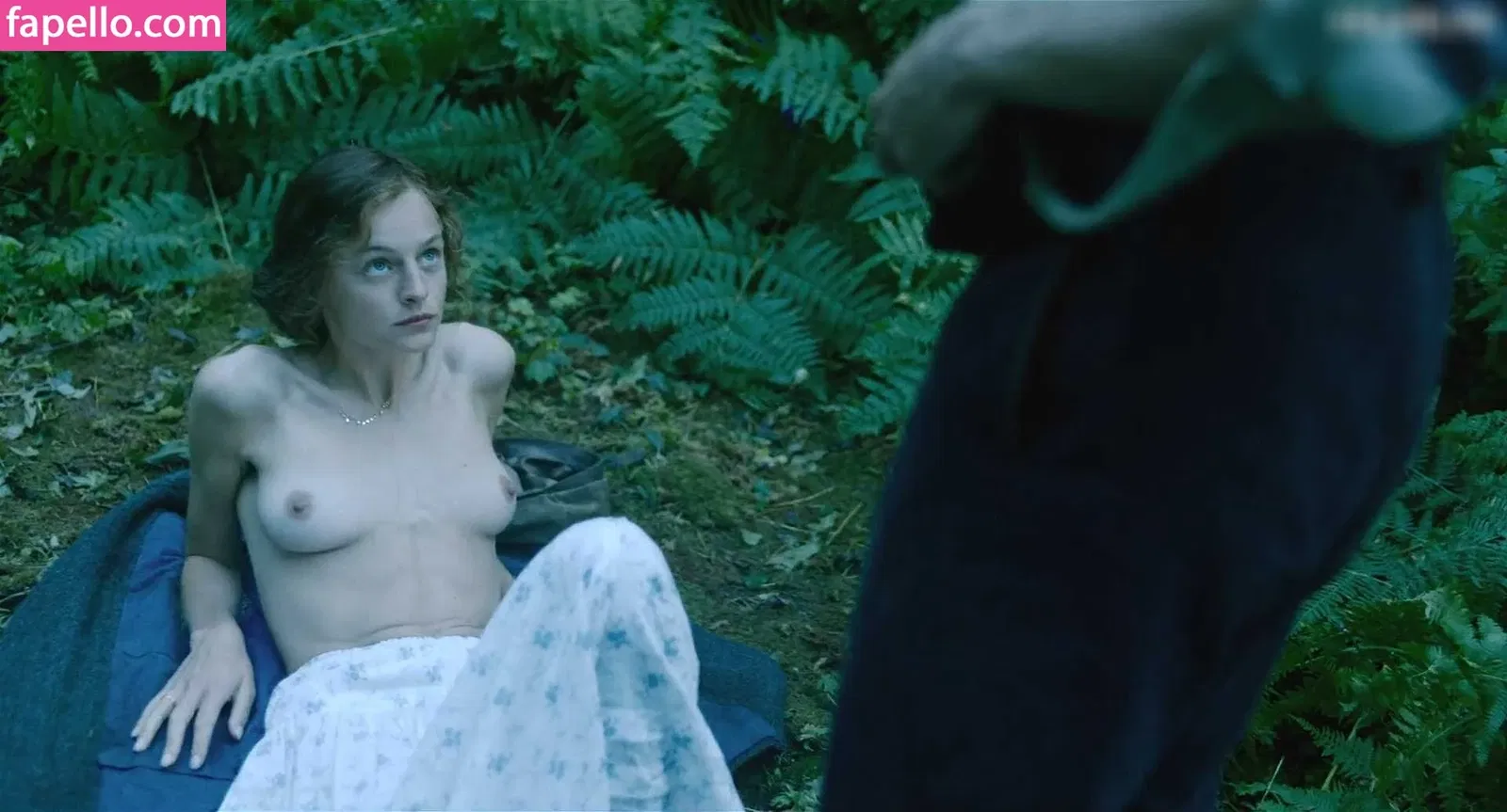 Emma Corrin Onlyfans Photo Gallery 