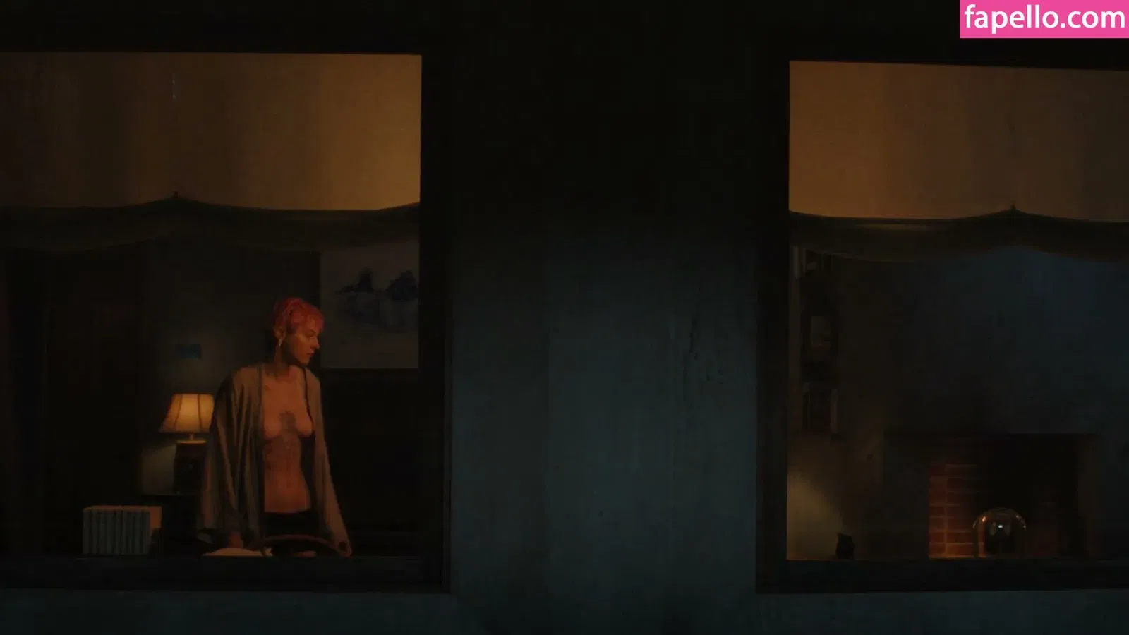 Emma Corrin Onlyfans Photo Gallery 