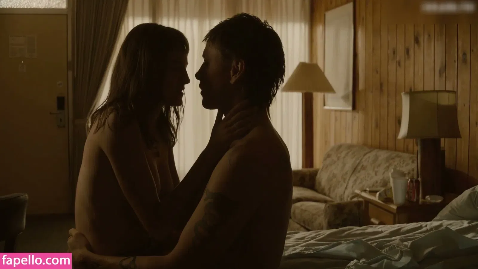 Emma Corrin Onlyfans Photo Gallery 