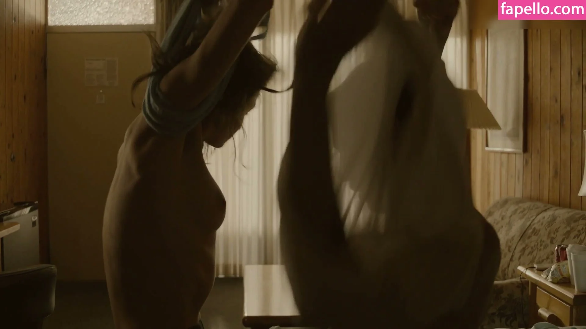 Emma Corrin Onlyfans Photo Gallery 