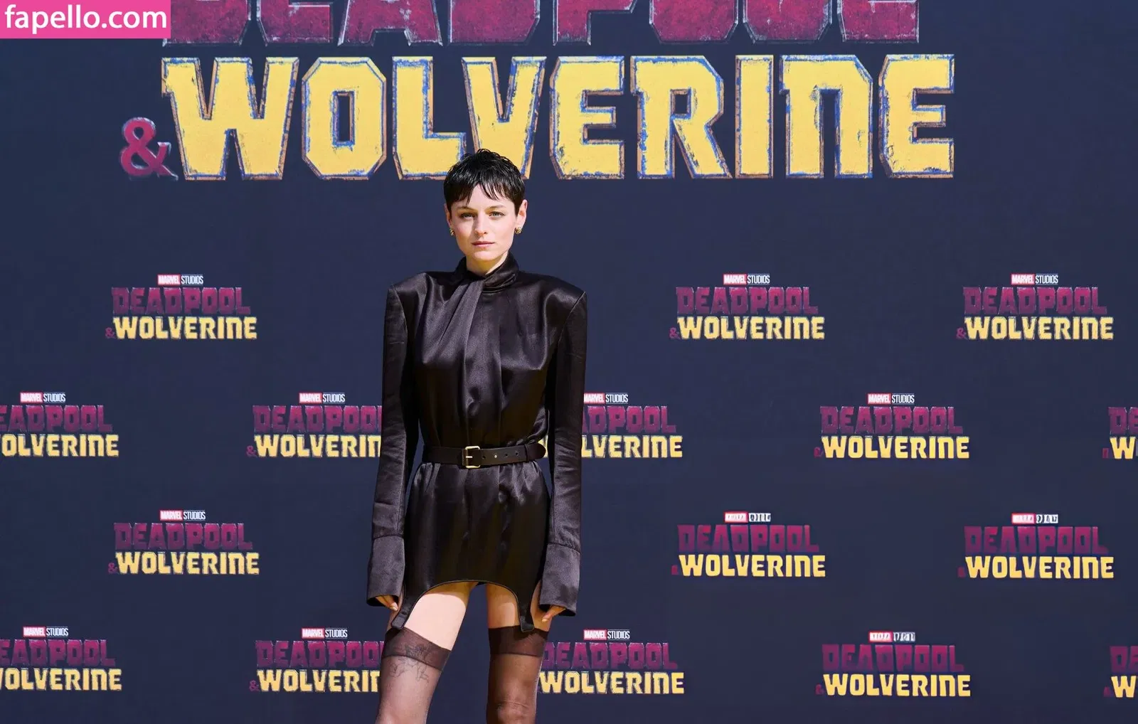 Emma Corrin Onlyfans Photo Gallery 