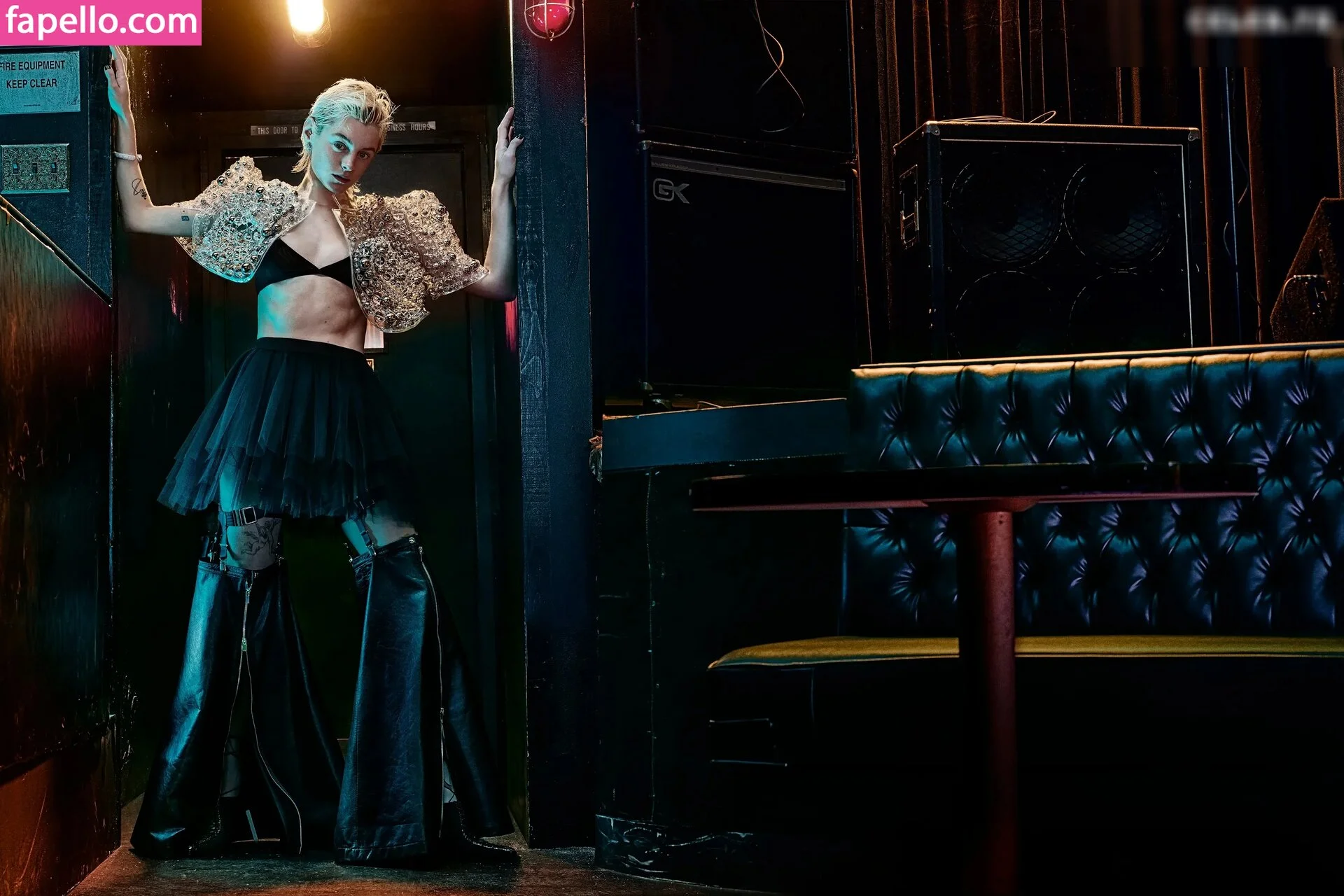 Emma Corrin Onlyfans Photo Gallery 