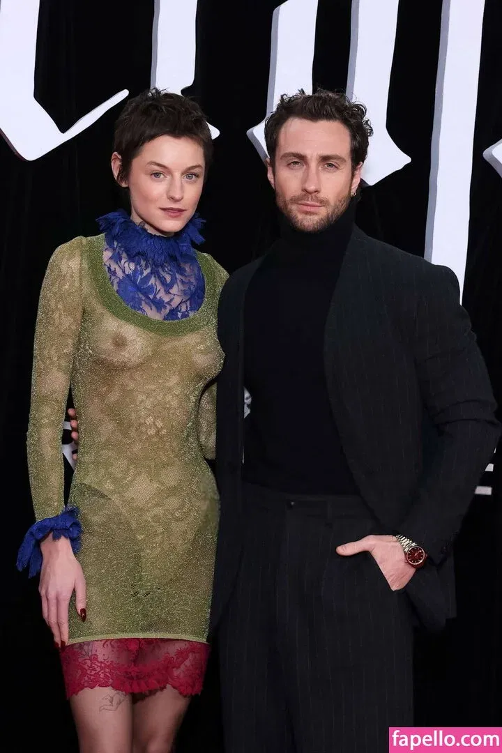 Emma Corrin Onlyfans Photo Gallery 