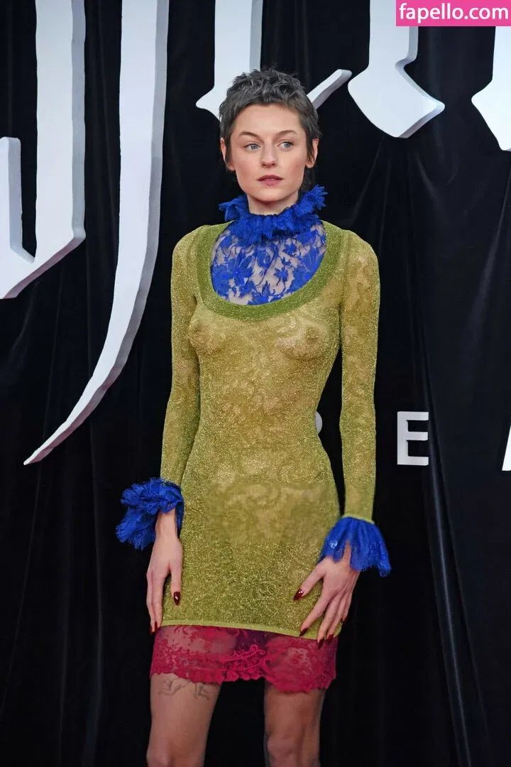 Emma Corrin Onlyfans Photo Gallery 