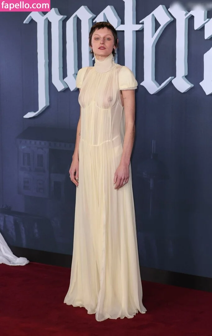 Emma Corrin Onlyfans Photo Gallery 