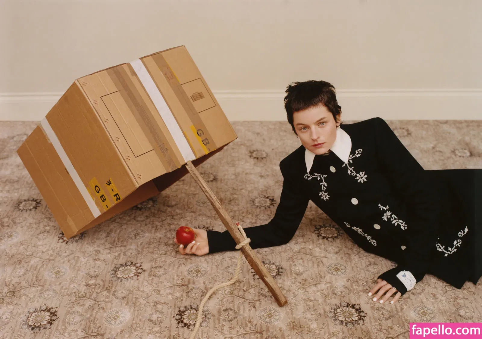 Emma Corrin Onlyfans Photo Gallery 