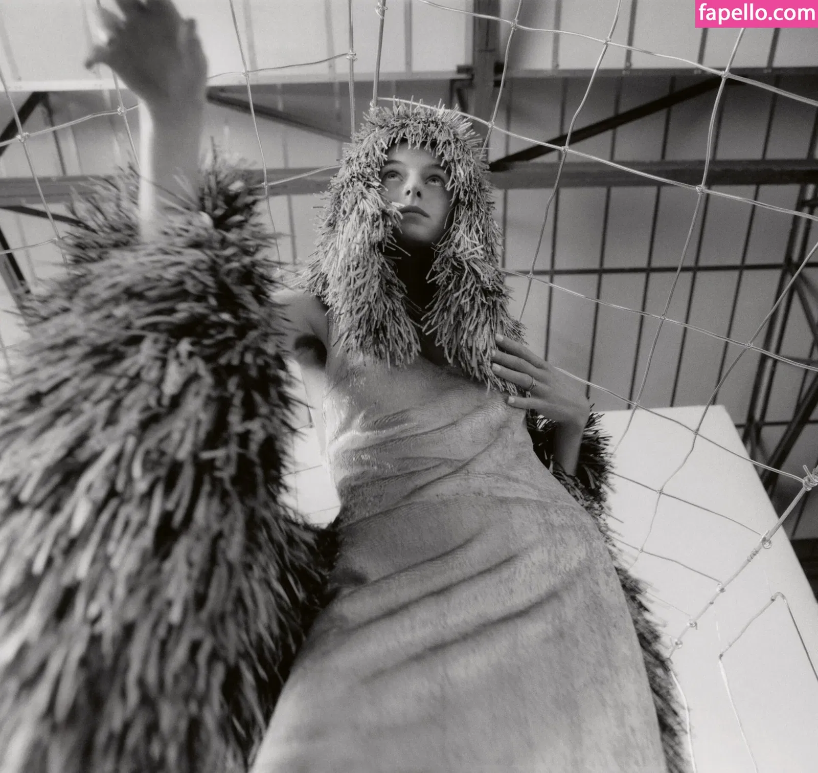 Emma Corrin Onlyfans Photo Gallery 