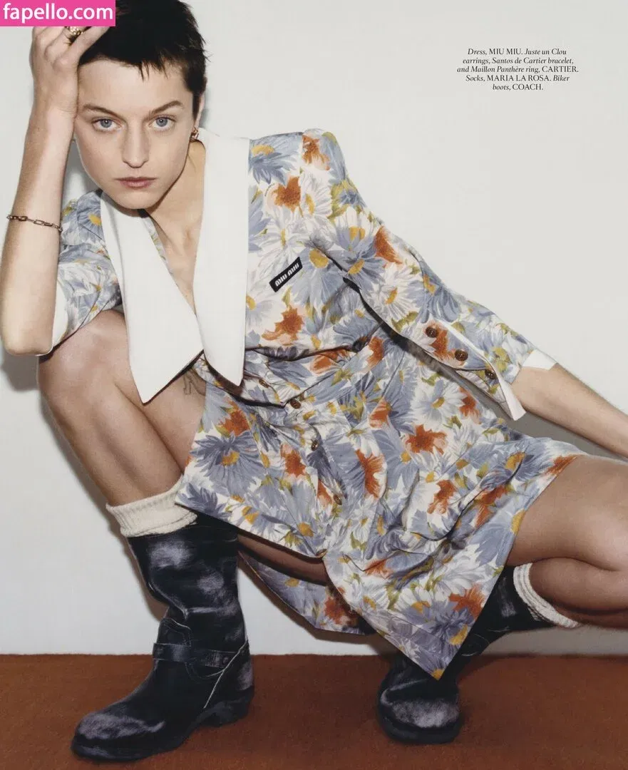 Emma Corrin Onlyfans Photo Gallery 