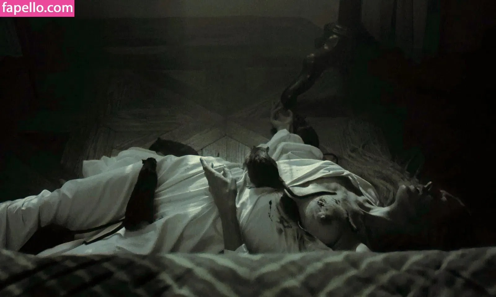 Emma Corrin Onlyfans Photo Gallery 