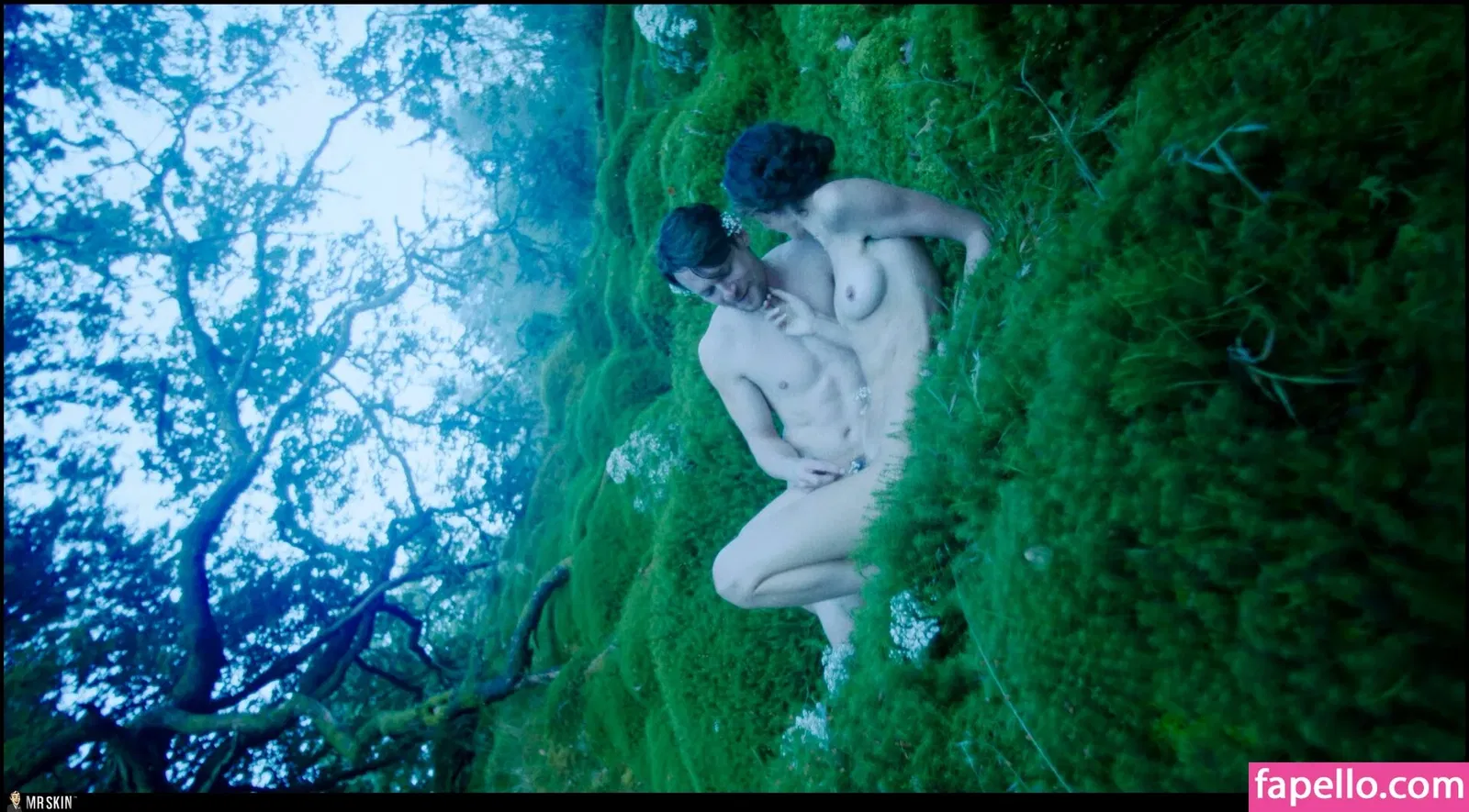 Emma Corrin Onlyfans Photo Gallery 