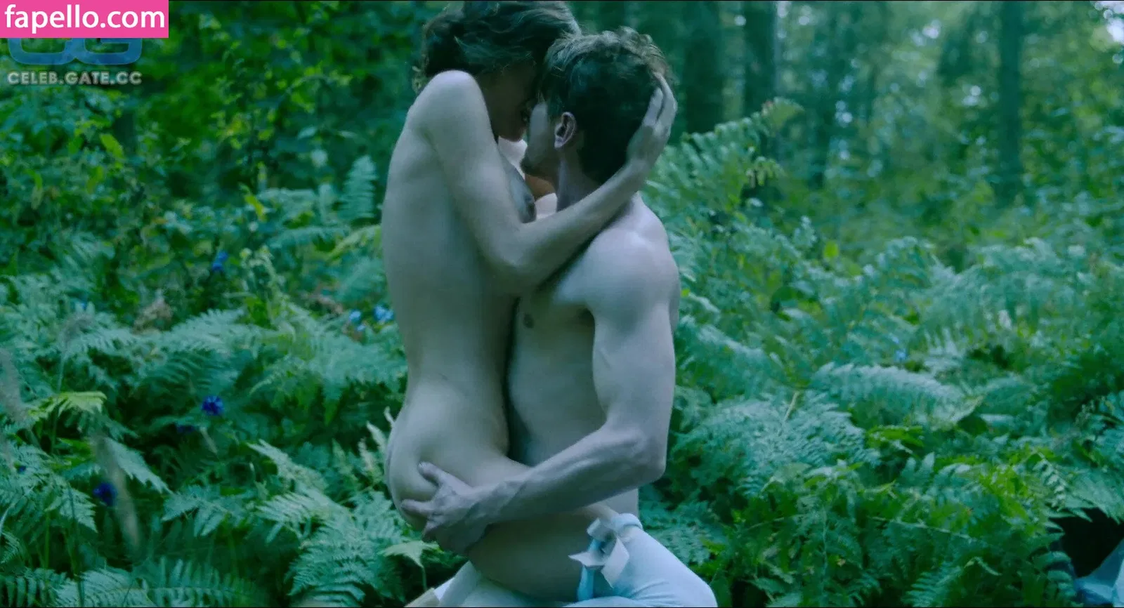 Emma Corrin Onlyfans Photo Gallery 