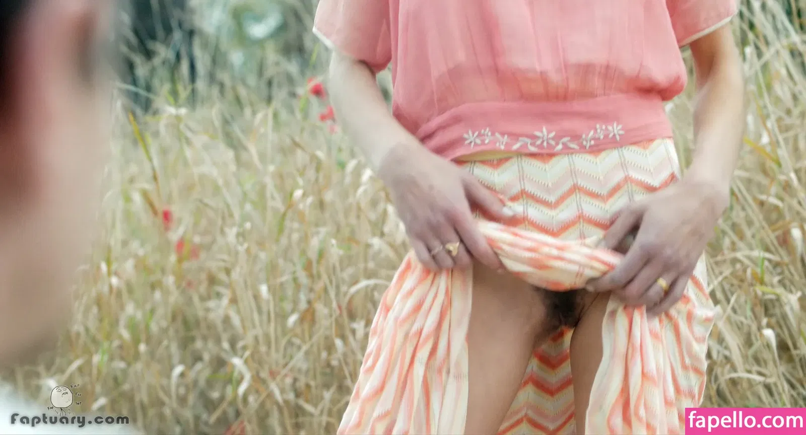 Emma Corrin Onlyfans Photo Gallery 