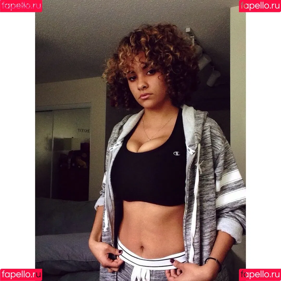 Nicole A Foster Onlyfans Photo Gallery 