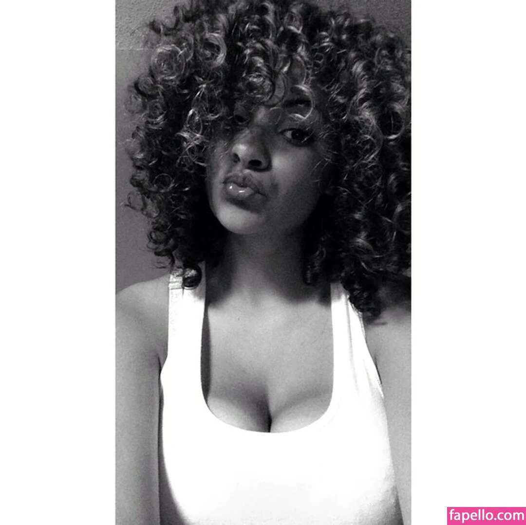 Nicole A Foster Onlyfans Photo Gallery 