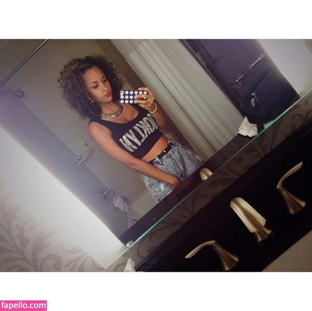 Nicole A Foster Onlyfans Photo Gallery 