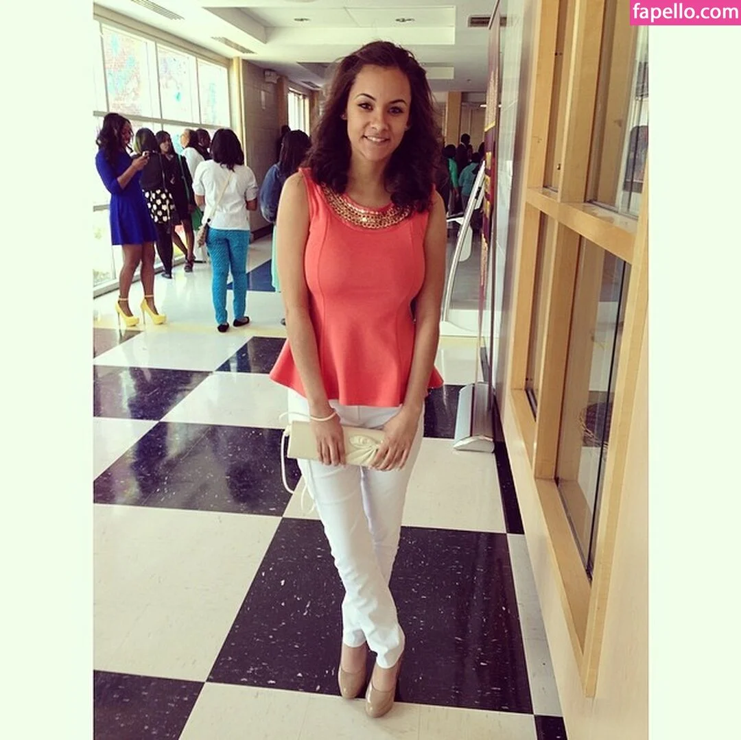 Nicole A Foster Onlyfans Photo Gallery 